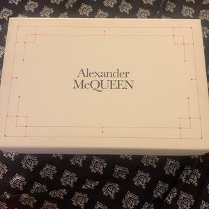selling green Alexander Mcqueens